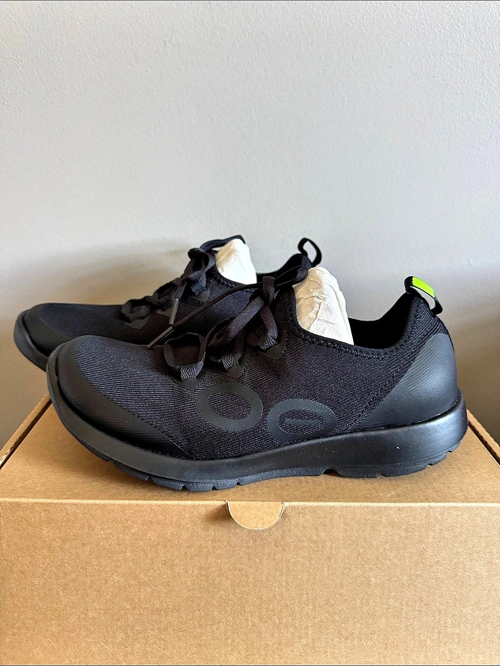 OOFOS OOmega OOlala Black Sneakers Brabd New!!